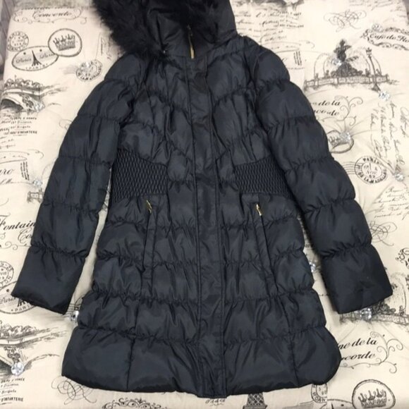 Via Spiga Women's Diamond Quilted Down Coat with Faux Fur Collar - Picture 2 of 6